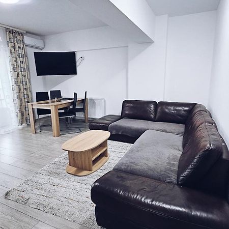 Apartament Dem Radulescu 3 Camere! Рымнику-Вылча Экстерьер фото