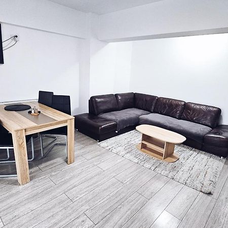 Apartament Dem Radulescu 3 Camere! Рымнику-Вылча Экстерьер фото