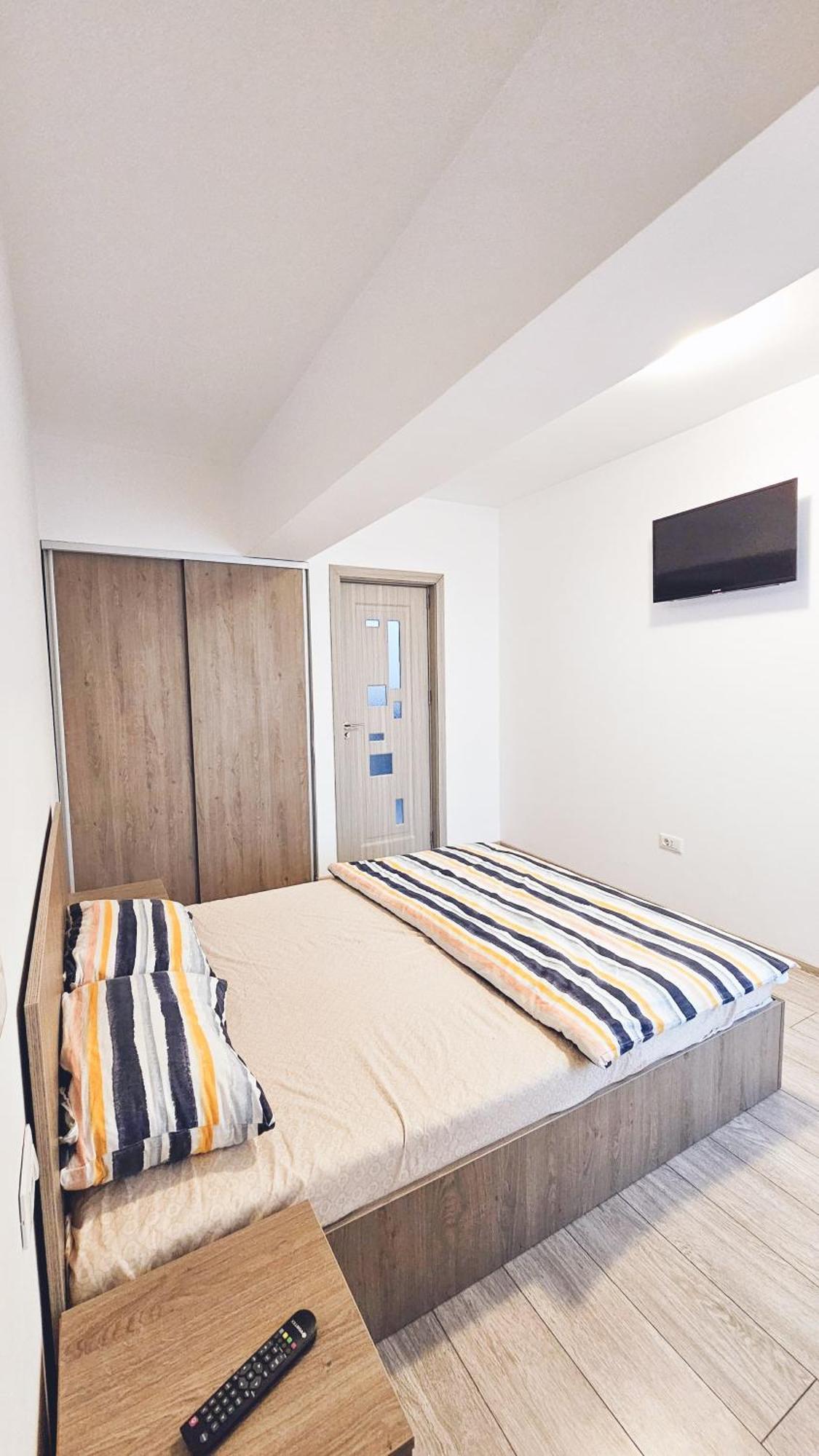 Apartament Dem Radulescu 3 Camere! Рымнику-Вылча Экстерьер фото